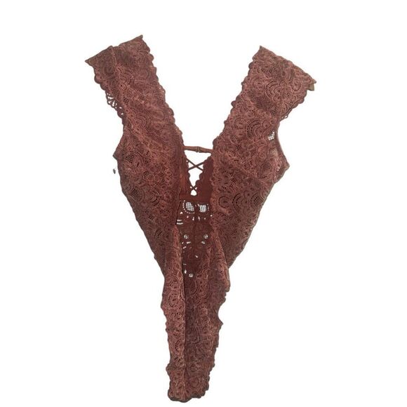 ✨Gilly Hicks Cheni Velvet Lace Cap-Sleeve Cheeky Pink Sz Small Bodysuit✨ - Picture 5 of 8